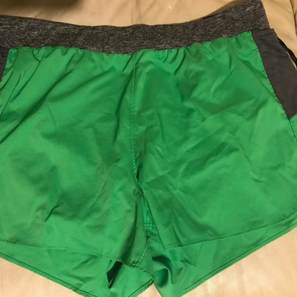 Rabbit fkt 3 inches running shorts XL (like new)